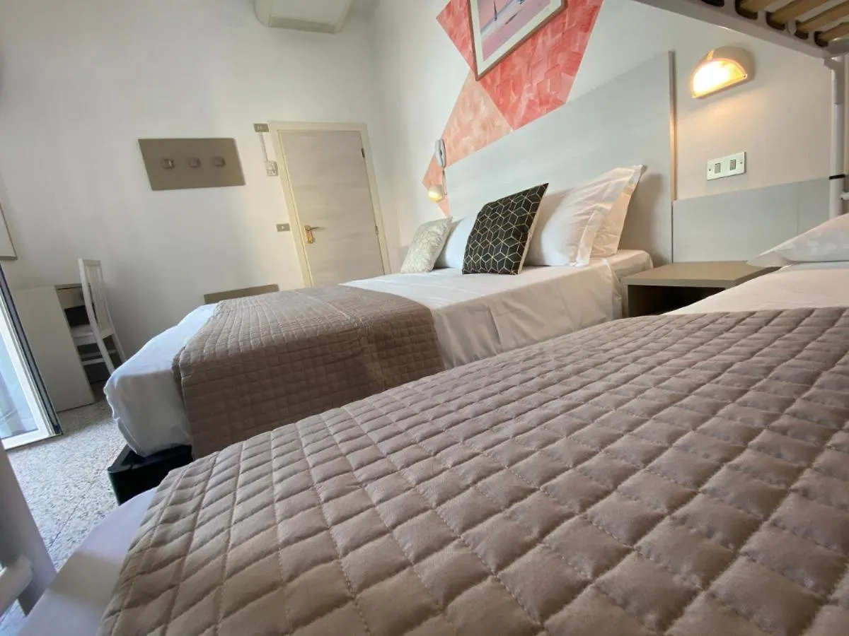 Alevon Hotel Rimini 3*,
